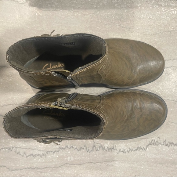 Clarks Nikki Star Q Olive Flat Ankle Boots - Size 6 - Picture 4 of 9